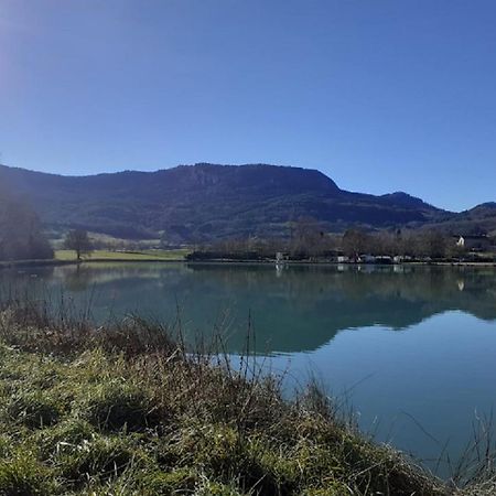 Au Doux Clocher Pieusse Exterior foto